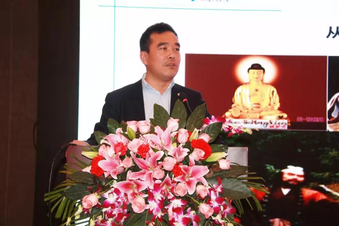 15807892674658194A39.jpg cf54680d21012a5af7173fe93128351.jpg