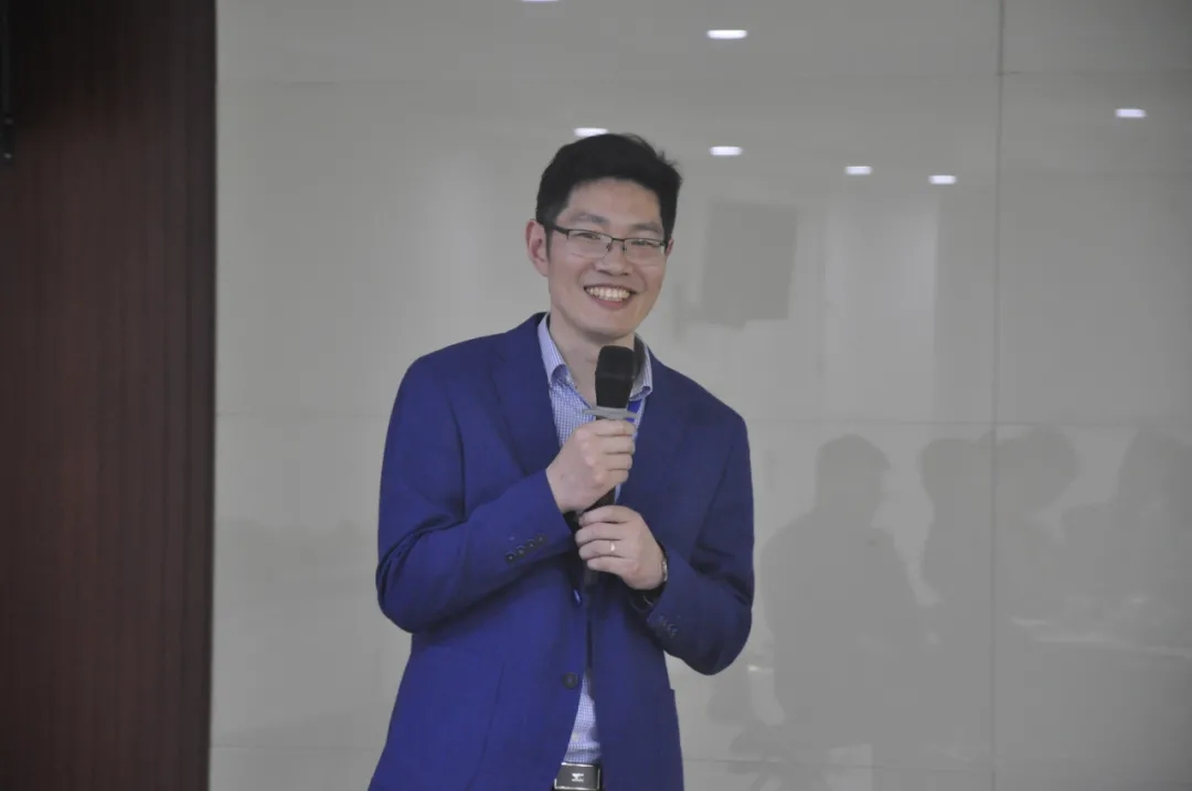 1620353697402390ACA6.jpg 640.webp (7).jpg