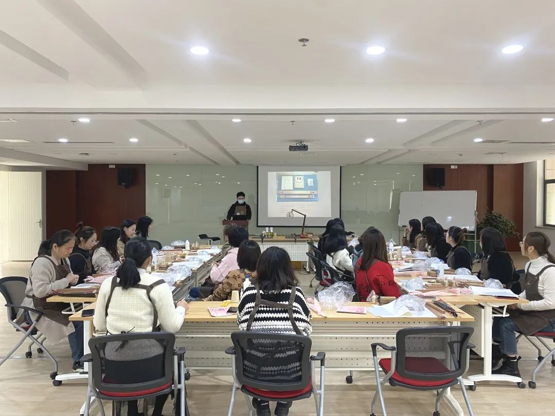 16783252881023383AF8.jpg 640.jpg