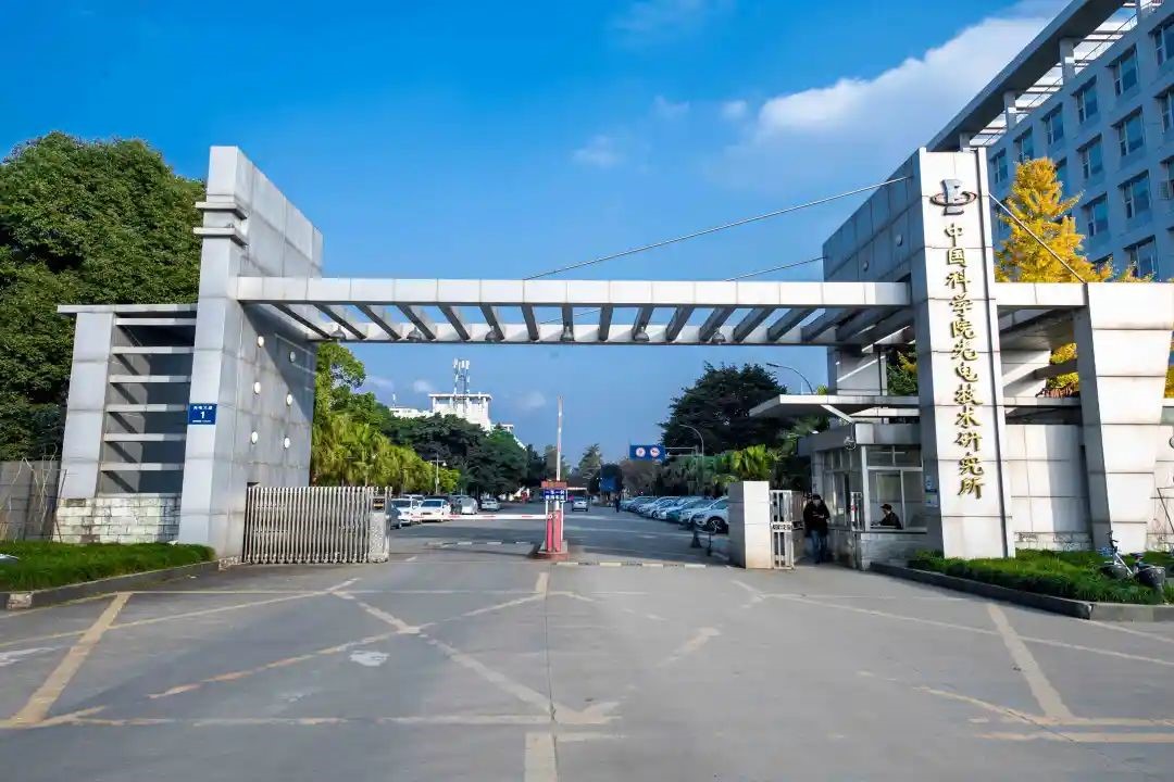 1692152705885723C2F6.jpg 4.jpg